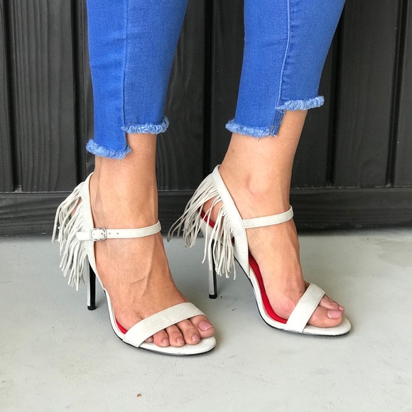 NIB Sassy Fringe Red Insole Nude Suede Heel Sandal - Picture 4 of 7